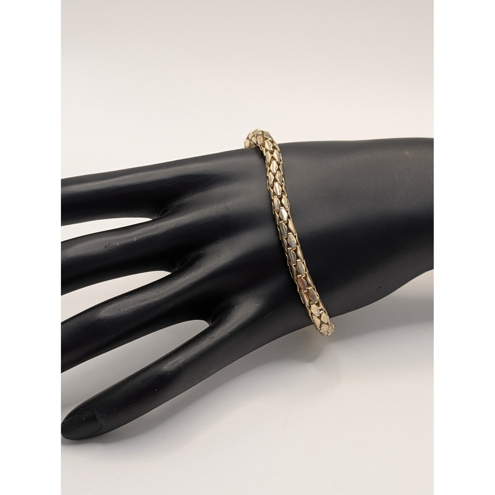 Vintage Inspired Gold Tone Textured Scale Link Stretch Bracelet Unsigned